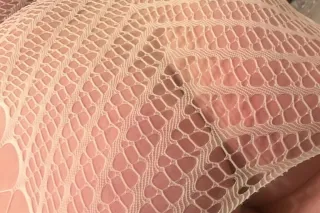 Horny Playmate Awaits 💖 - Image 2