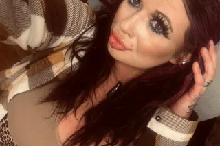 Horny Playmate Awaits 💖 - Image 5