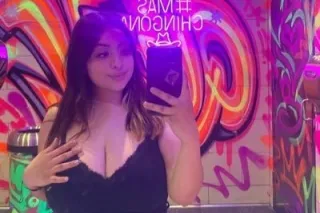 Mature Horny Girl Ready to Hoo... - Image 3