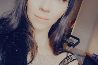 hello looking for older men no games - Image 8