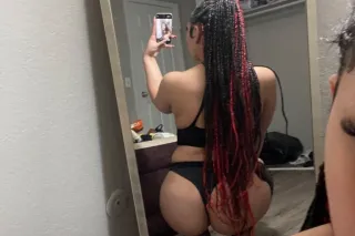 hey babes doing car dates only 💋😻🥂 - Image 1