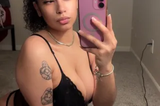 Available for Outcalls FT Shows Content 💋 TEXT NOW 💦💦 - Image 1